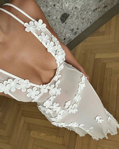 Aylee | Sleeveless Waisted Lace Dress